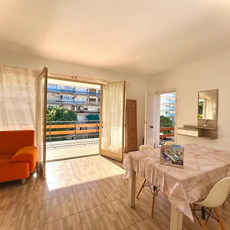 Apartamento Grupos De 7 En Carlos Büigas Salou