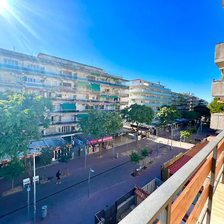 Grupos De 7 En Carlos Büigas Apartamento Salou